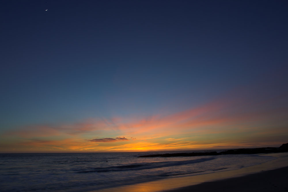 WAXING CRESCENT MOON - Orange County Astronomers